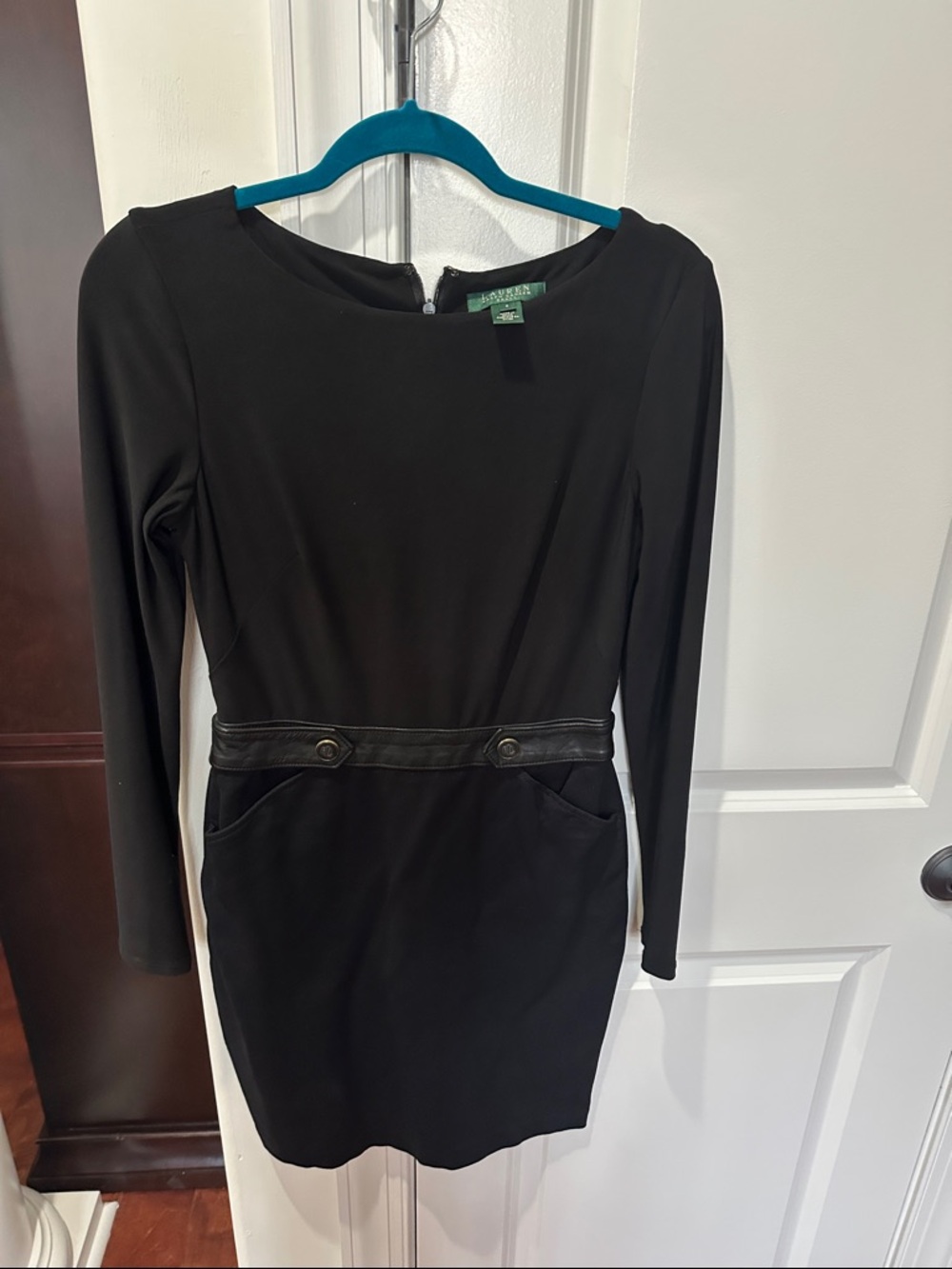 3 dresses - Picture 4 of 7